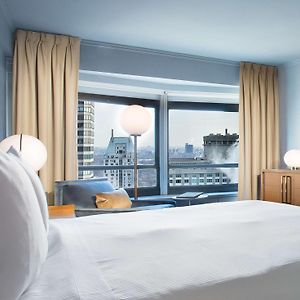 Skyline Room 1 King Hearing Accessible